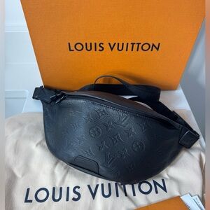 Louis Vuitton Black Monogram Discovery Belt Bag